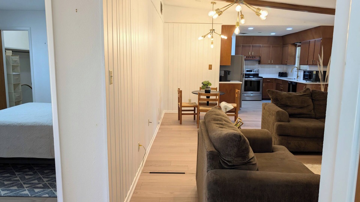 Clovis House | Charming Clovis Retreat: Central Location, Modern Amenities, Cozy Style