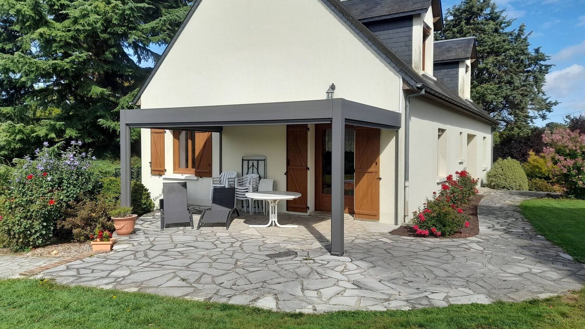 Conflans-sur-Anille Cottage | Charming Countryside House with Large Garden, Terrace, and Recreational Activities