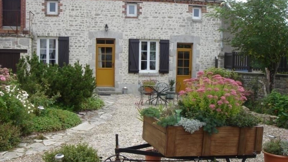 Pithiviers-le-Vieil Cottage | Charming Cottage in Peaceful Hamlet, Near Orléans Forest, Garden & Parking