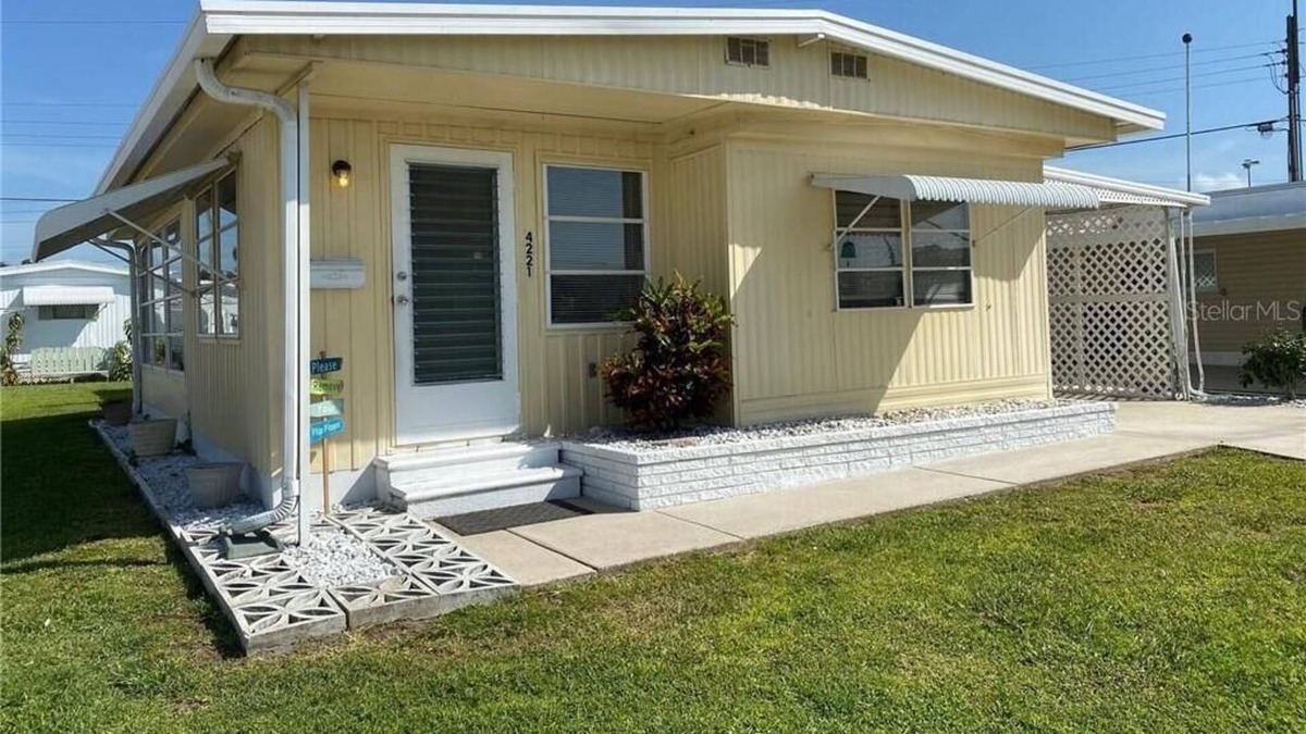 Fullers Earth House | Charming Coastal Retreat: Your Dream Vacation by the Sea