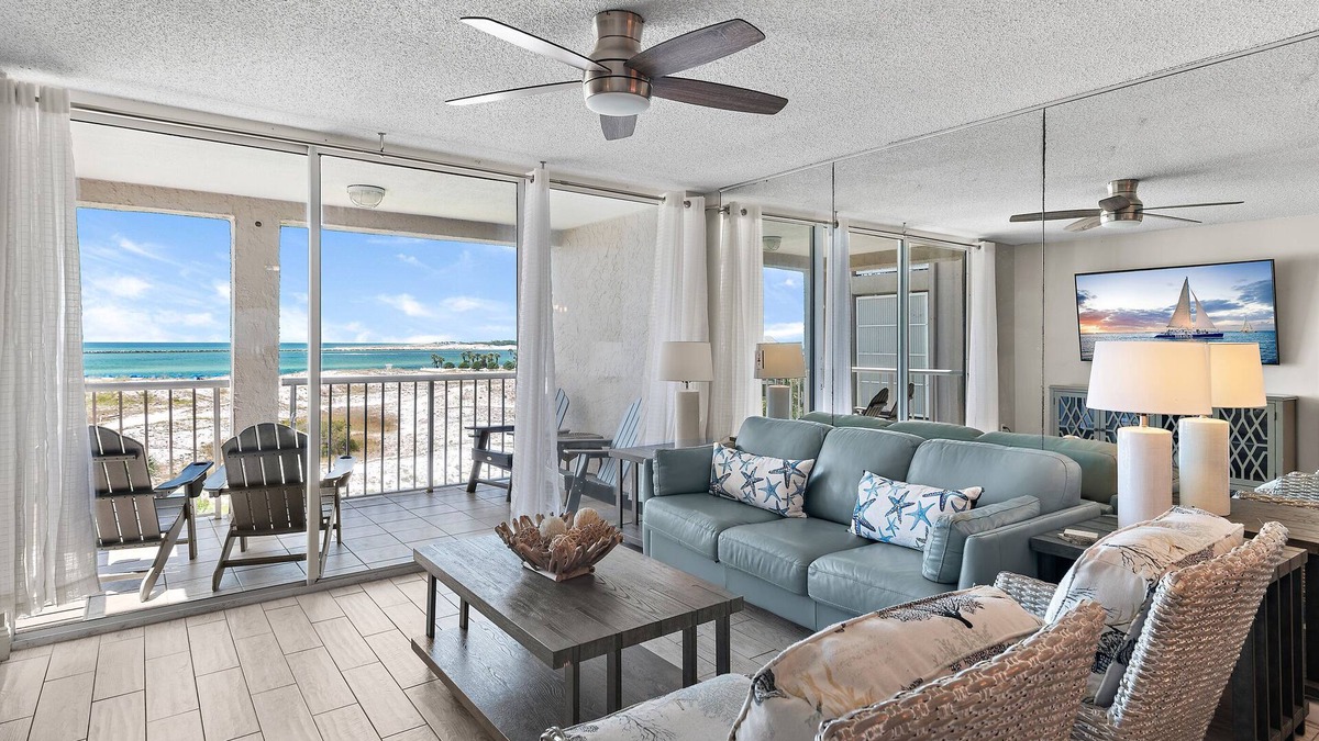 Holiday Isle Condo | Charming Coastal Retreat Mag House 410 | Steps to the Beach + Pool Access!