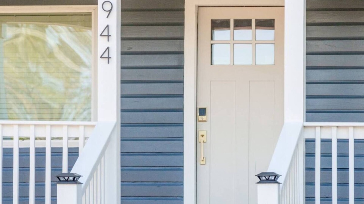Edisto Island House | Charming coastal getaway just minutes from Edisto Beach! Enjoy a spacious home with a full kitchen, cozy living areas, and peaceful outdoor spaces. Perfect for families, couples, or friends seeking beach days, fishing, and relaxation.