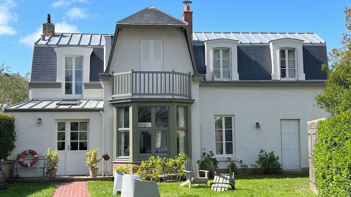 Houlgate House | CHARMING, COMFORTABLE HOUSE - SLEEPS 6 - 100 M FROM BEACH WITH GARDEN