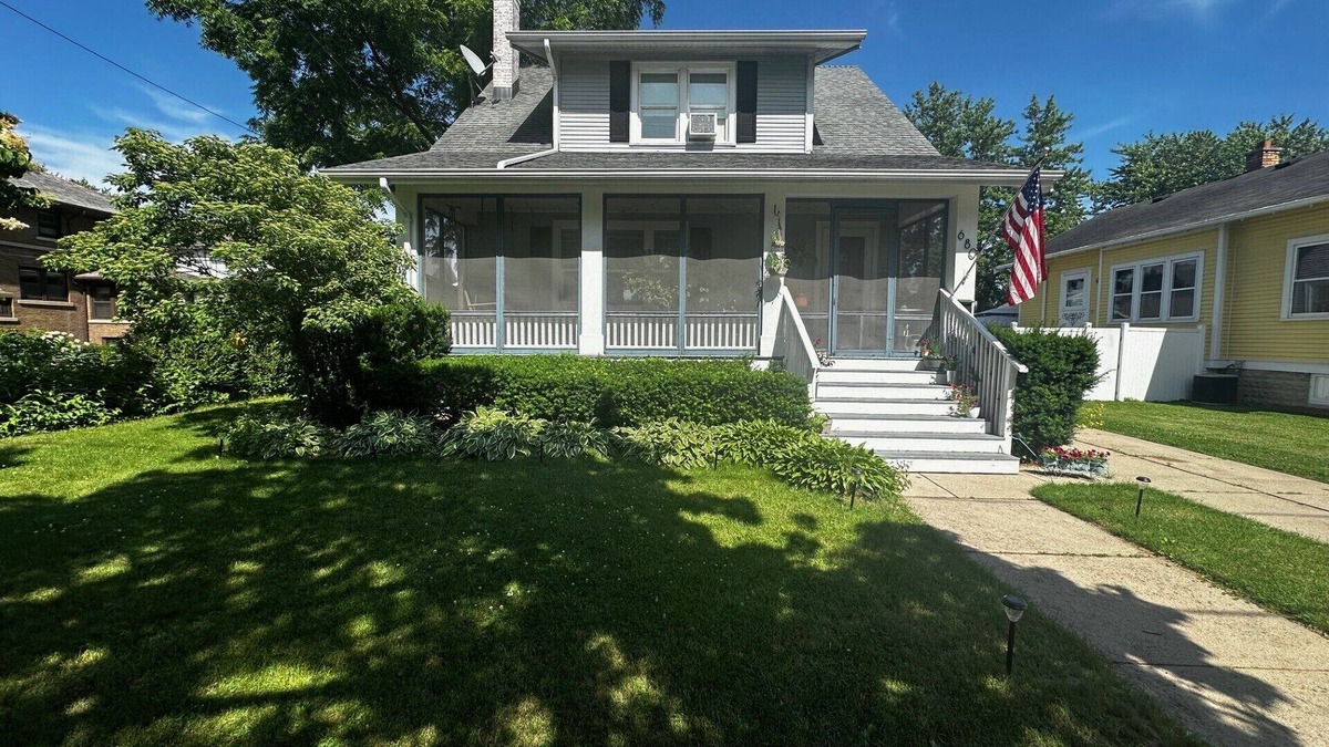 Oshkosh House | Charming, comfortable home in the heart of Oshkosh, WI for EAA Week