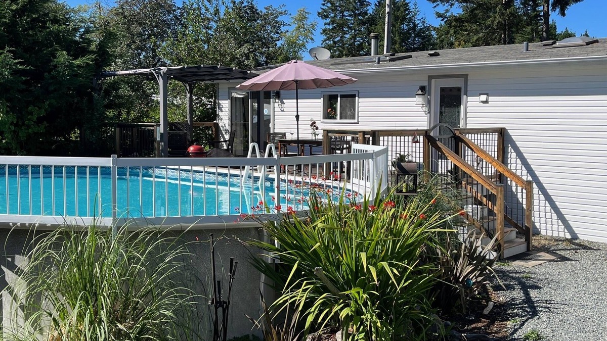 Comox House | Charming Comox Retreat: Pool, Jacuzzi, Near Beach, Parks and Pub