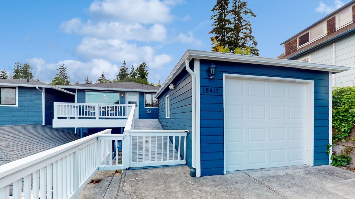Suquamish Condo | Charming condo with bay views, 2 kayaks, free WiFi & steps from the waterfront