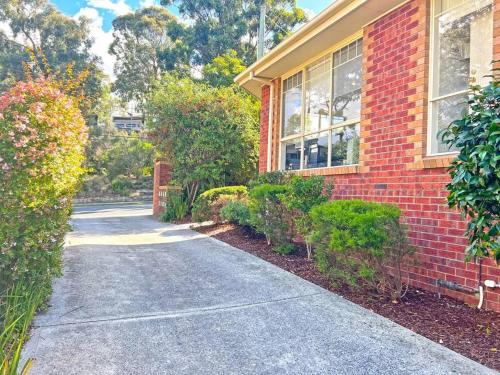 Ringwood House | Charming Convenient 2BR Compact House Ringwood
