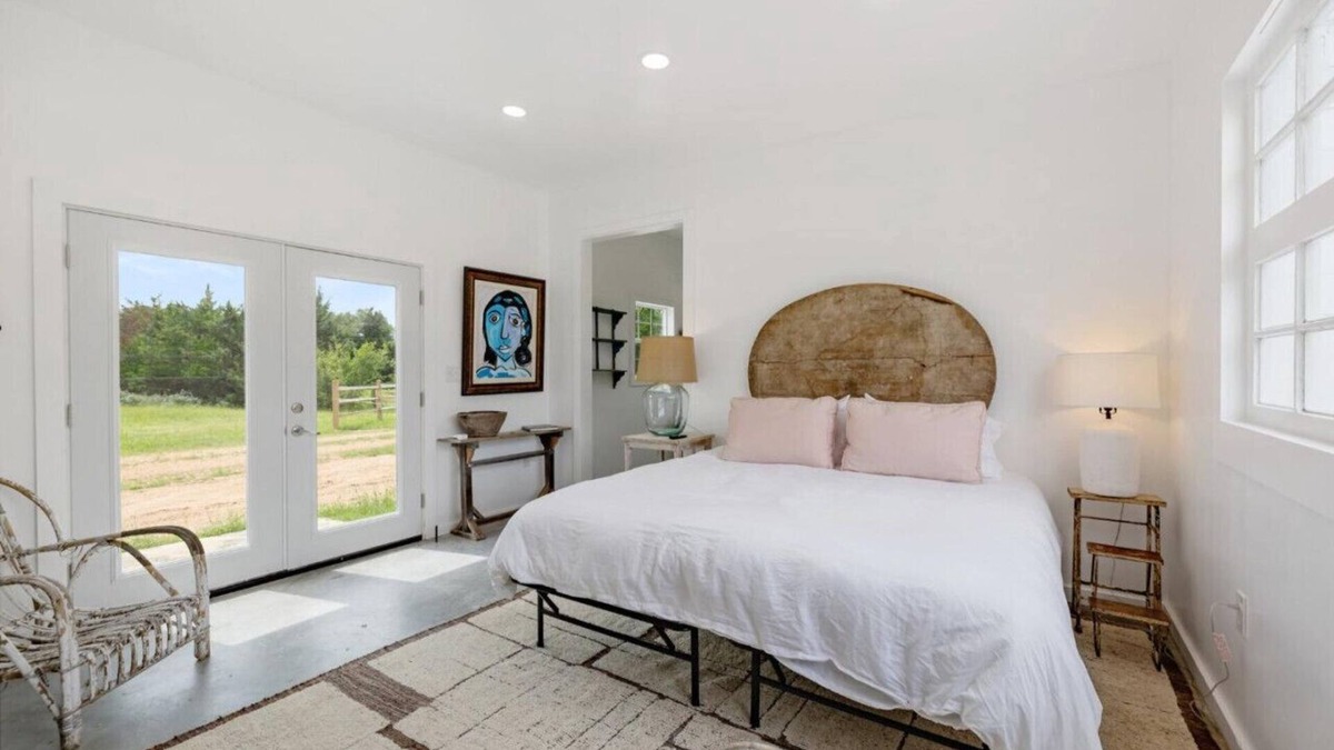 Warrenton House | Charming Cottage, 5 Minutes to Round Top!