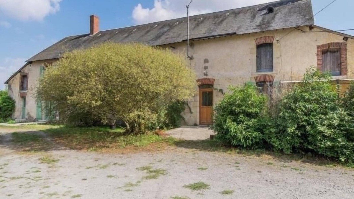 Giroux Cottage | Charming Cottage Amidst Nature with Pool & Tennis Access