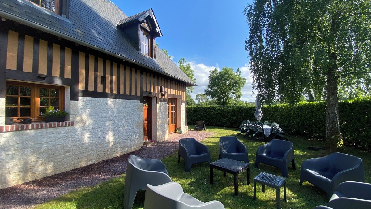 Annebault Cottage | Charming cottage between land and sea