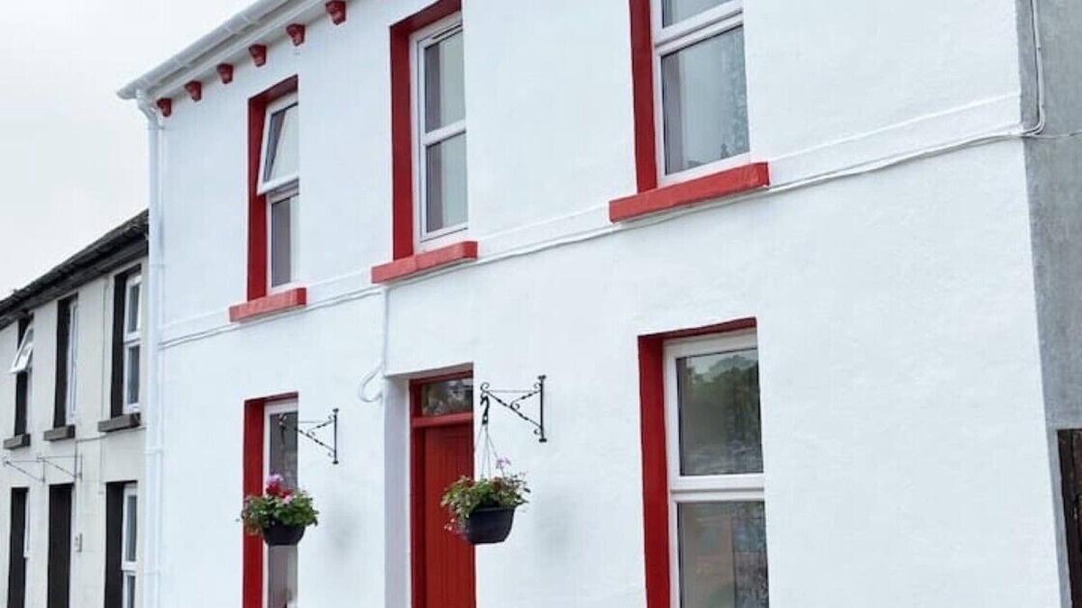 Town Lots Cottage | Charming cottage few mins walk from the waterfront and beach