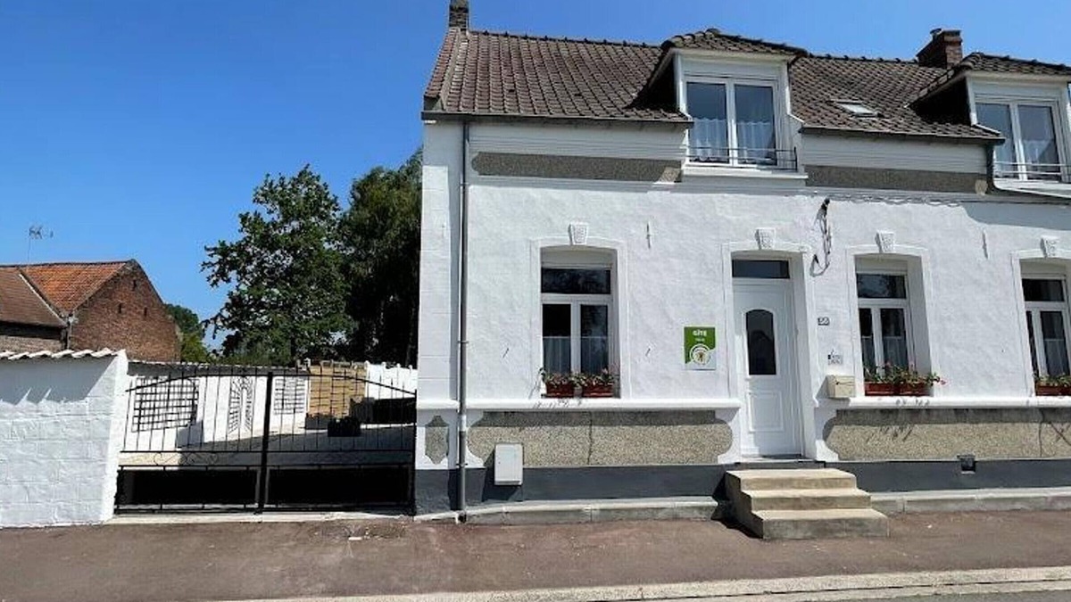 Wallers Cottage | Charming Cottage for 8 with Garden, EV Charger, and Modern Amenities in Scenic Regional Park