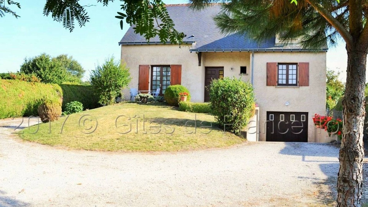 Azay-le-Rideau Cottage | Charming Cottage with Garden, Near Château d'Azay-le-Rideau, WiFi, Fireplace, Baby-Friendly