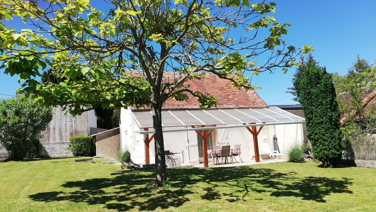 La Roche-Posay House | Charming Cottage 6km from La Roche-Posay - Terrace, Garden, Baby Equipment, Pet Friendly, Wifi