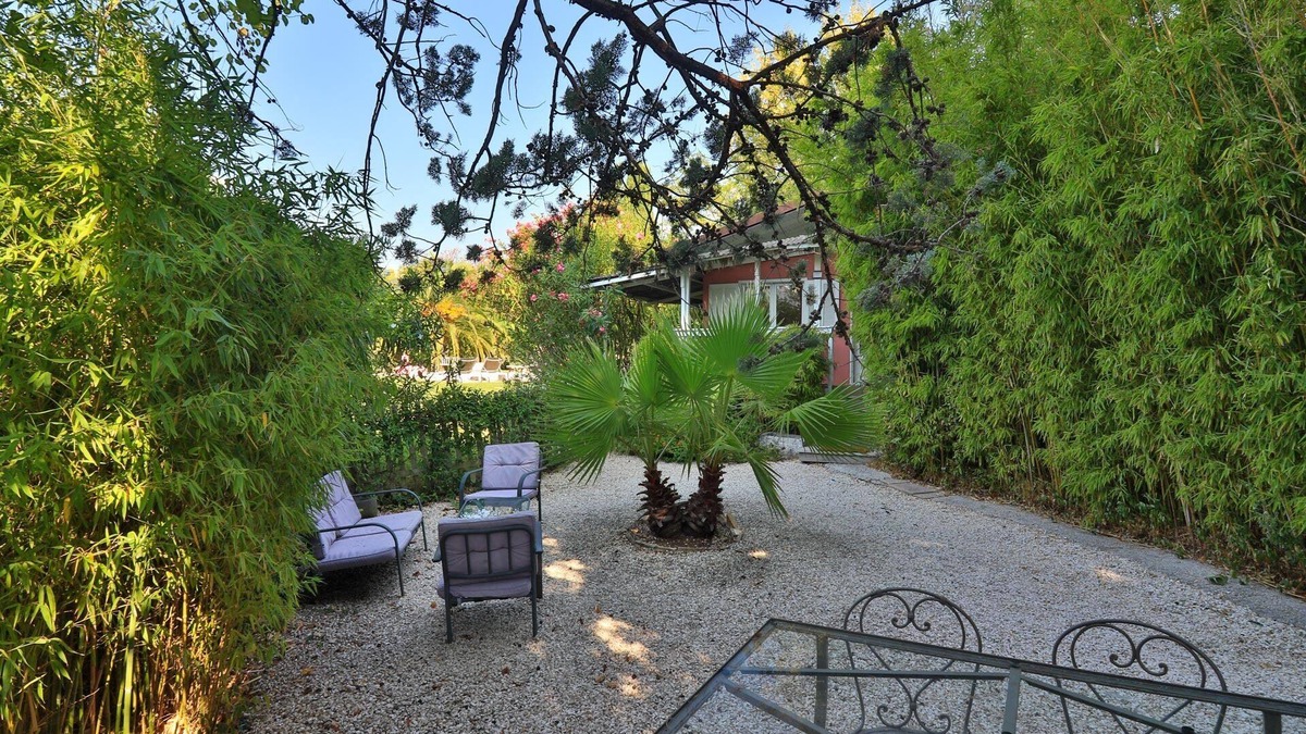 La Garde Cottage | Charming Cottage in a private residence with pool - Beaches walking distance
