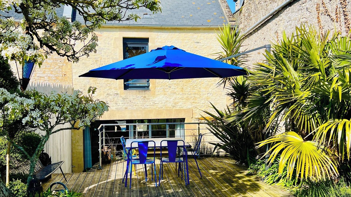 Asnelles House | Charming cottage in Normandy 500m from the sea and D-Day