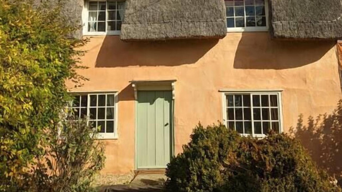 Riseley Cottage | Charming Cottage in the English Countryside
