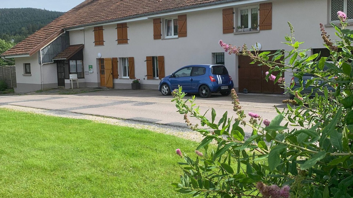 Liezey Cottage | Charming Cottage near Gérardmer with WiFi, Terrace, and Scenic Views