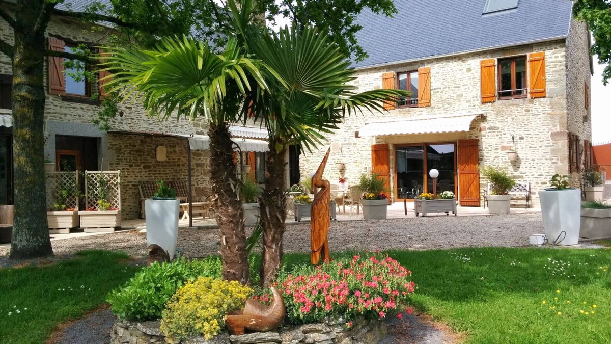 Ceaux Cottage | Charming Cottage Near Mont-Saint-Michel with Garden, Wifi, and Bike Rentals