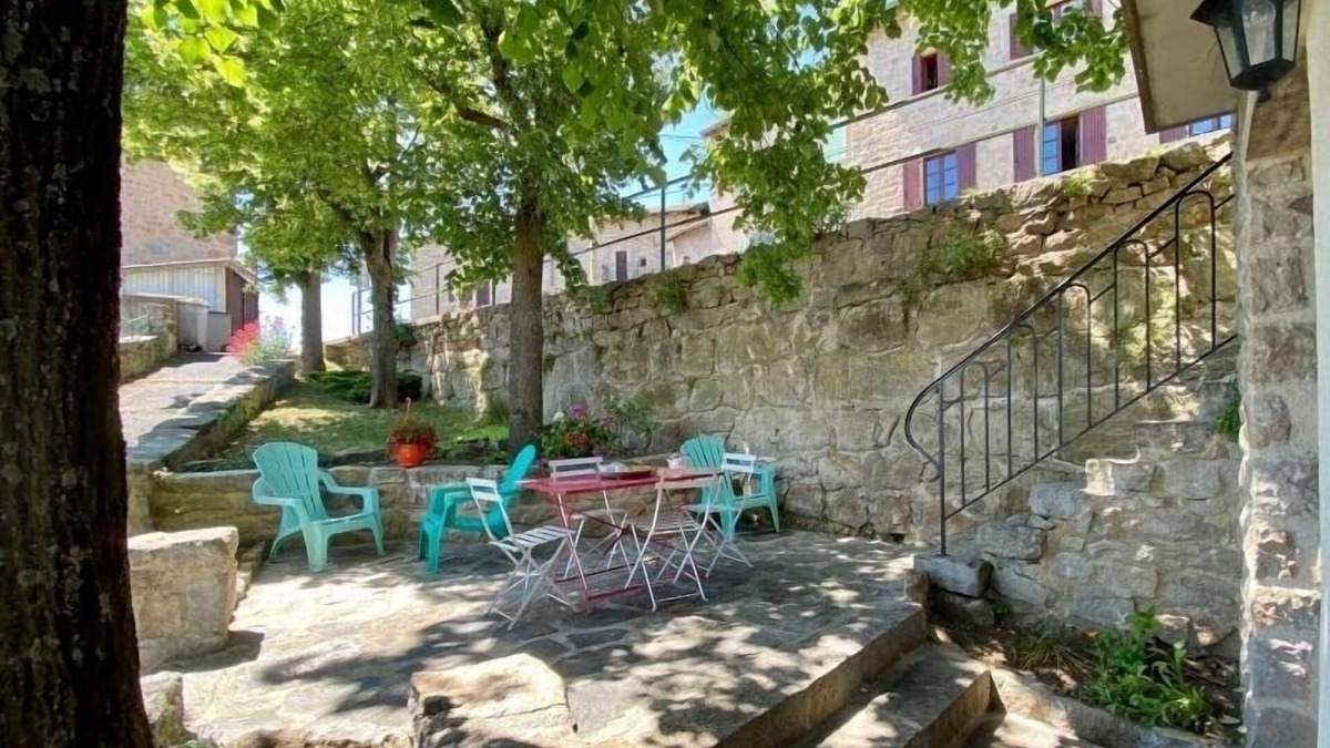 Blavozy Cottage | Charming Cottage Near Puy-en-Velay with Private Terrace and Modern Amenities