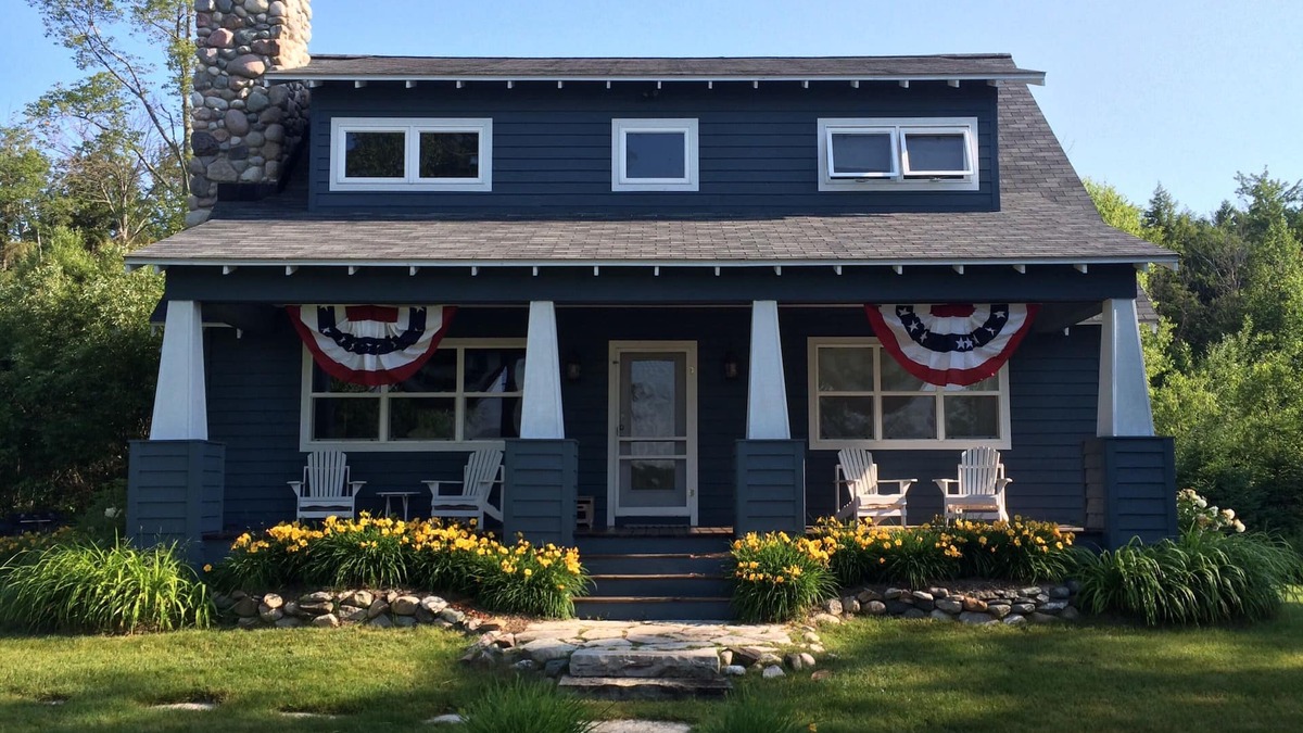 Bellaire Cottage | Charming Cottage on Lake Bellaire