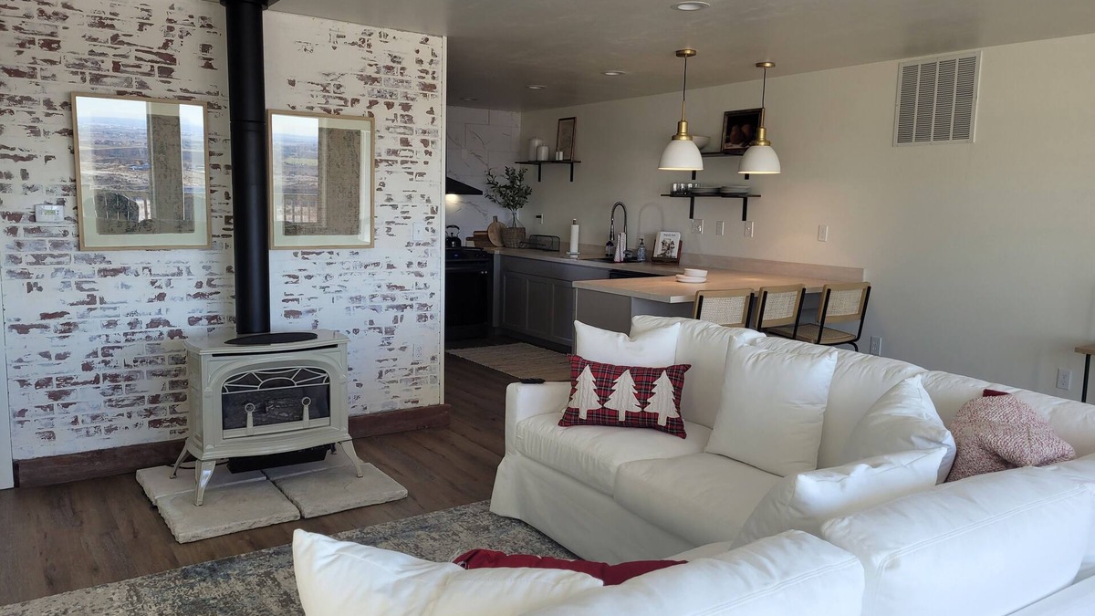 Idaho Falls House | Charming Cottage with Elevated Views. Amazing Sunsets