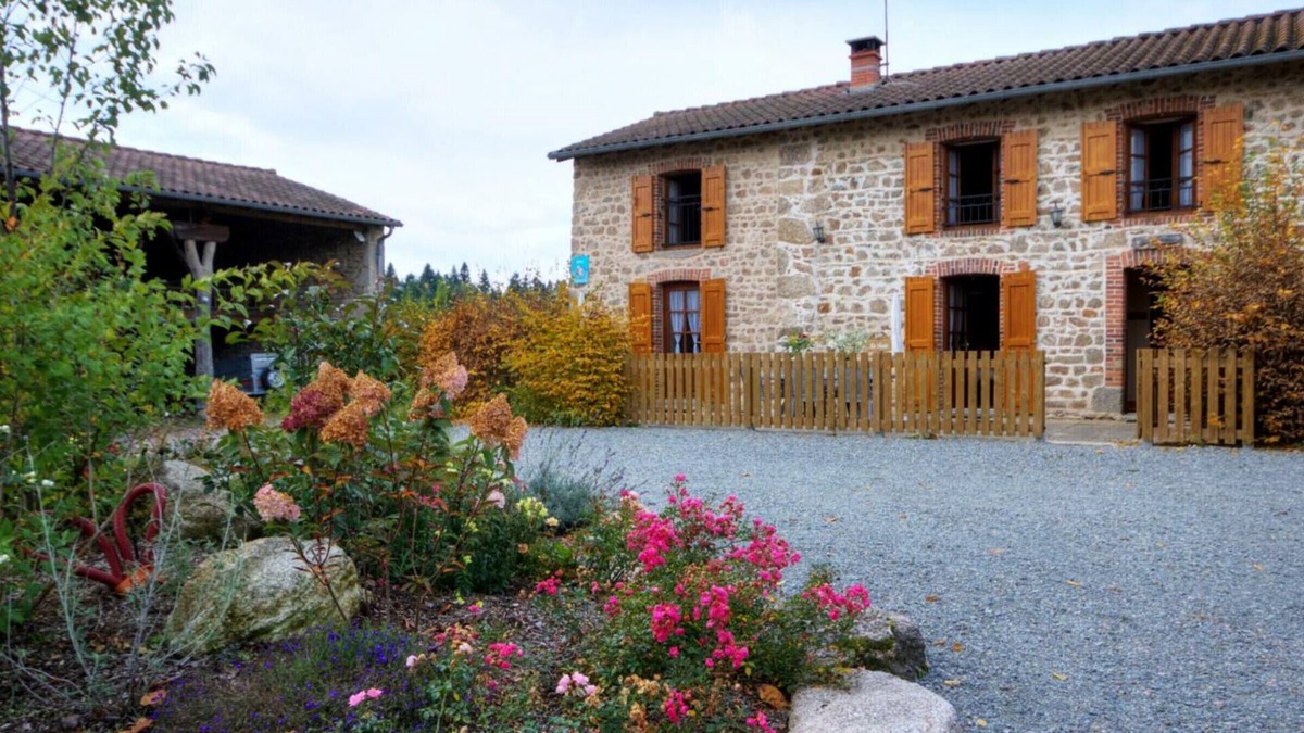 Les Salles Cottage | Charming Cottage with Terrace: 3BR, Sleeps 7, Near Fishing Pond, Pet-Friendly, All Charges Included