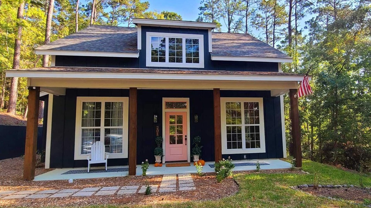 Cape Royale Cottage | Charming Cottage with direct access to Lake Livingston!