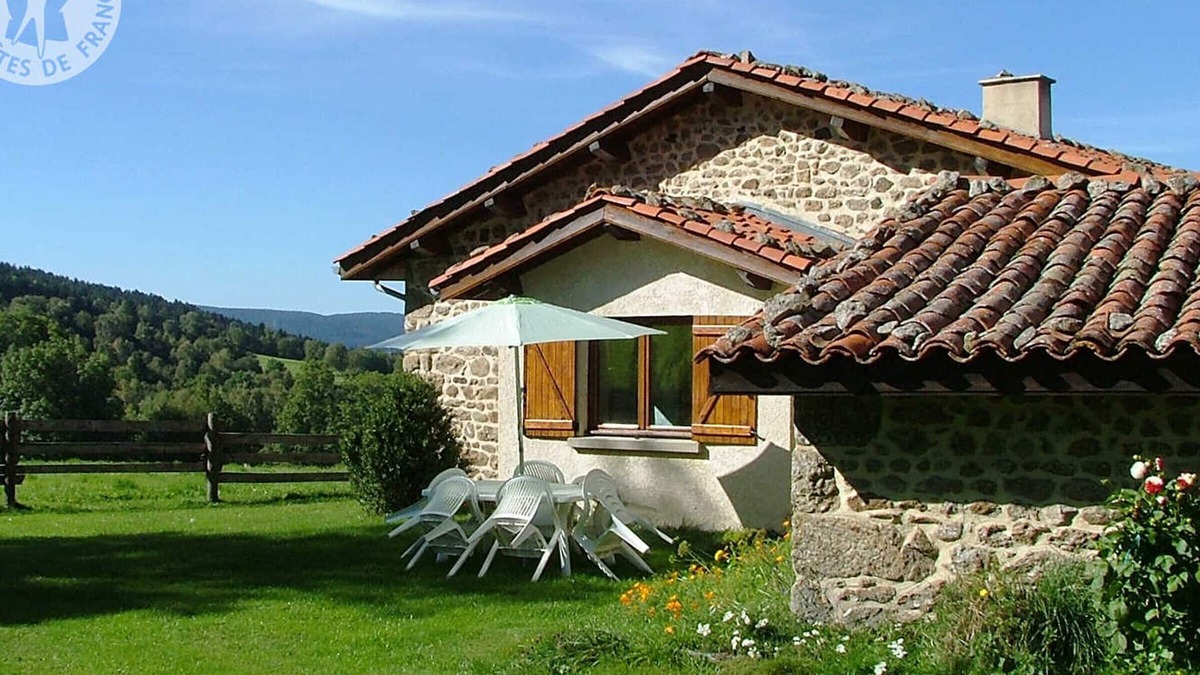 Sauvain Cottage | Charming cottage with fireplace, pets allowed, near ski slopes