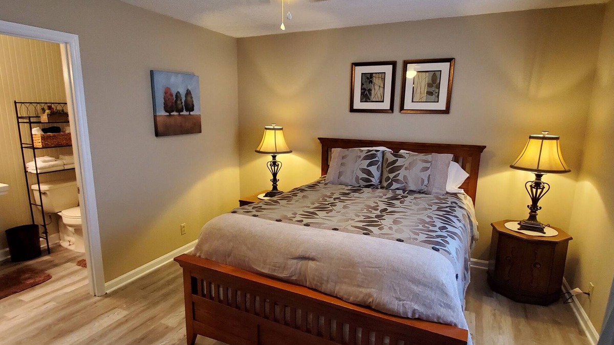 Murfreesboro House | Charming Country Cottage