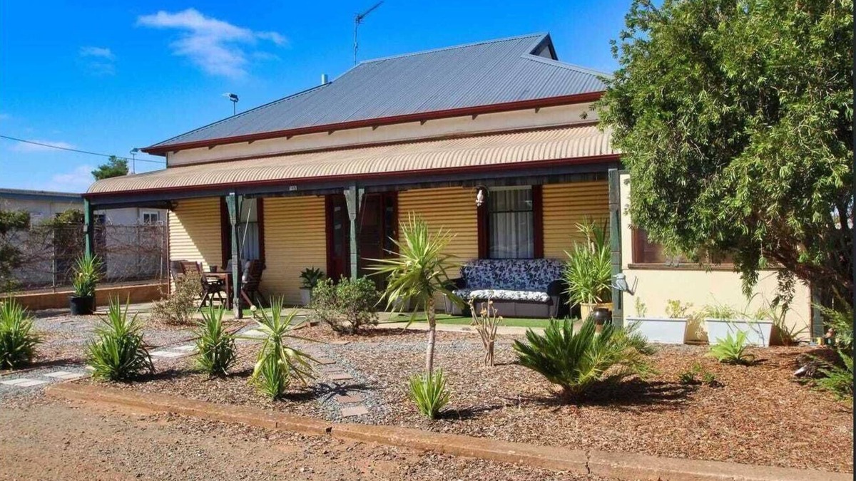 Andrews Cottage | Charming Country Cottage Getaway – Spalding, SAnShort drive to Clare.