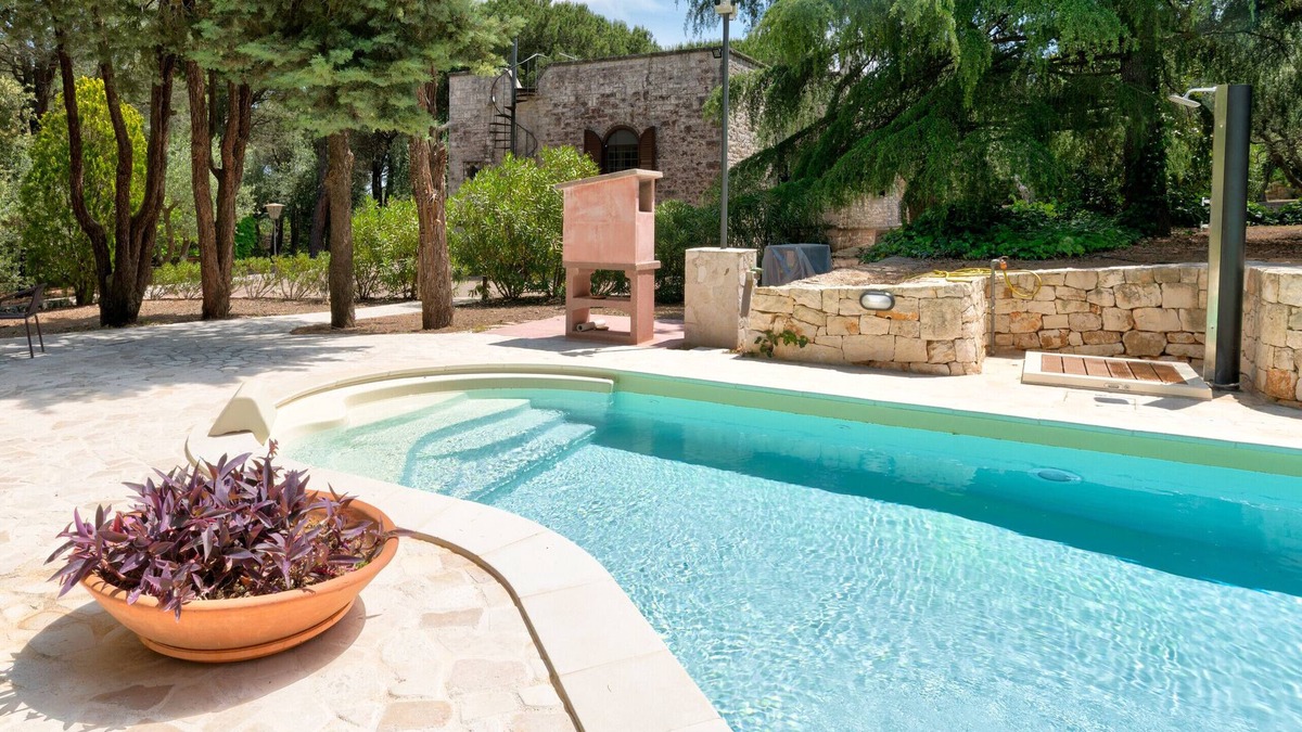 Selva di Fasano Villa | Charming country house with heated pool & park