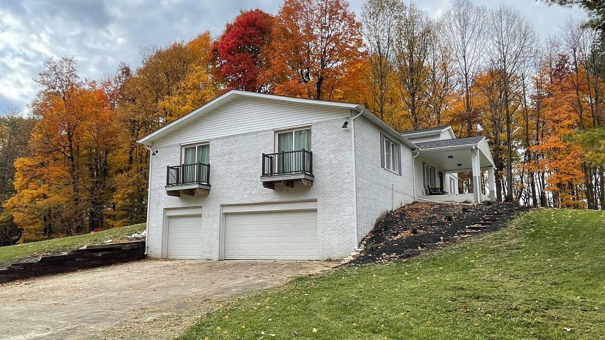Fredericktown Other | Charming countryside home in the heart of Amish Country