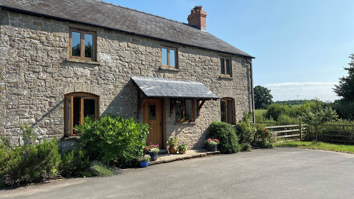 Westbrook Court House | Charming countryside cottage