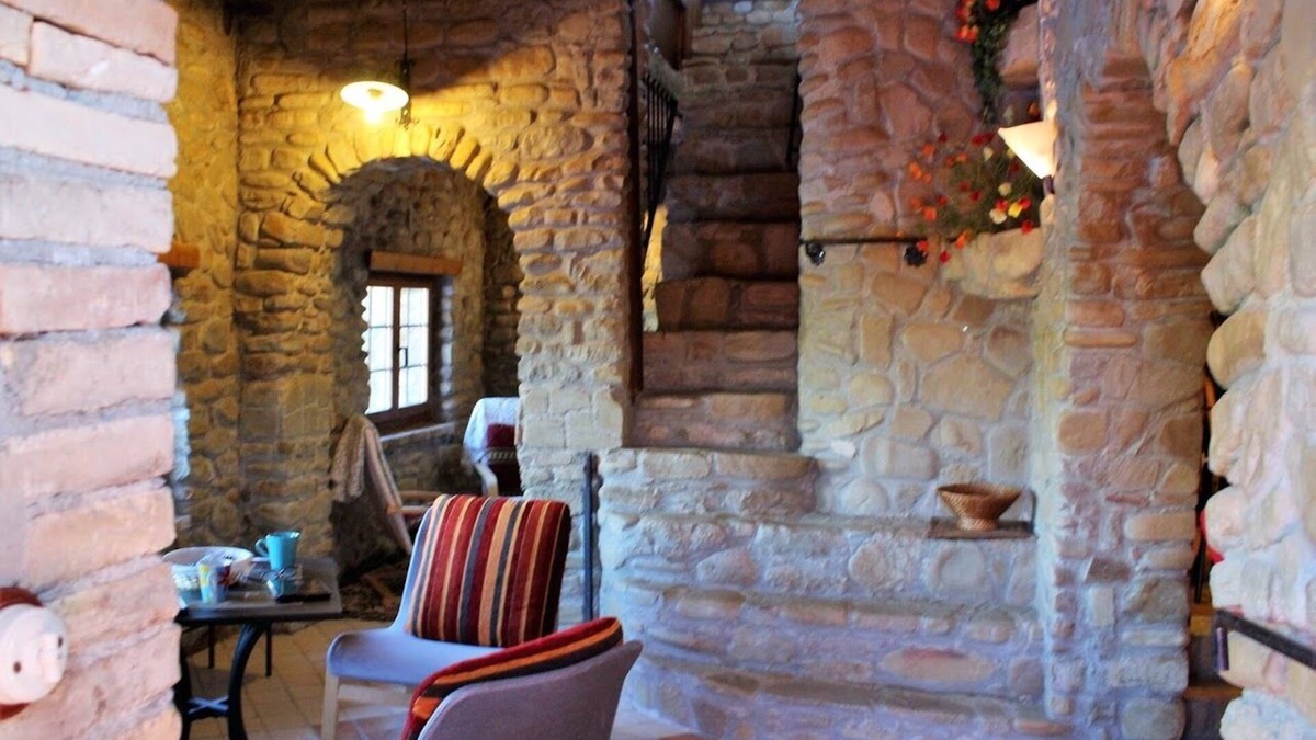 Castilenti House | Charming Countryside Villa with Pool near beaches and mountains