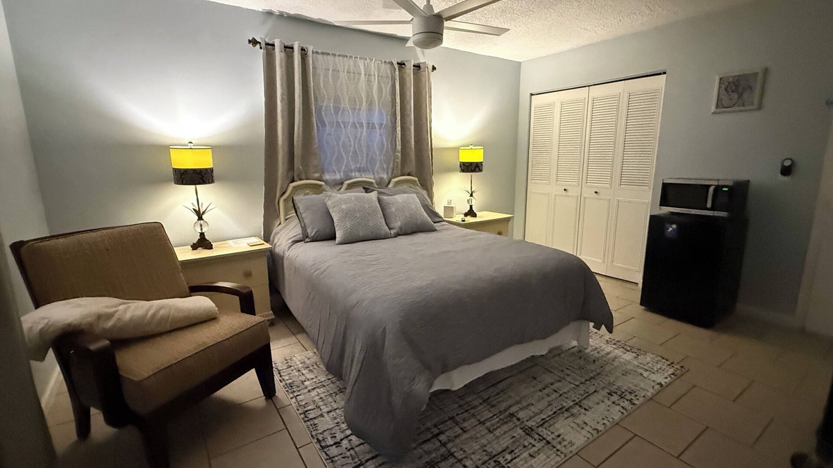 Ocala Villa | Charming & Cozy Bedroom with Bathroom. Private Entry. Fully Equipped!