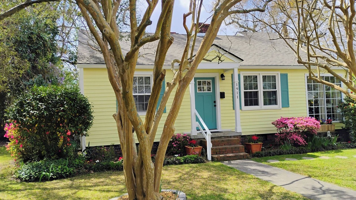 New Bern Cottage | Charming Cozy Cottage Near Downtown New Bern w 2.5 BA