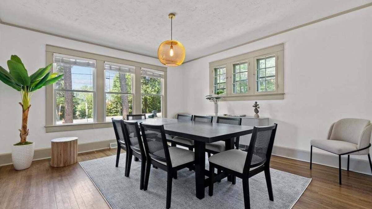 Southern Pines House | Charming, cozy home close to everything downtown! Perfect for large groups!