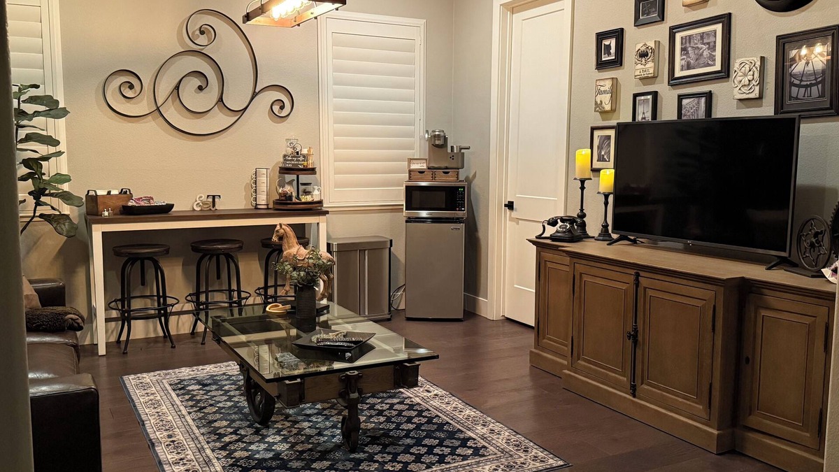 Manteca Apartment | Charming & Cozy One-Bedroom Studio – Your Perfect Getaway Awaits!