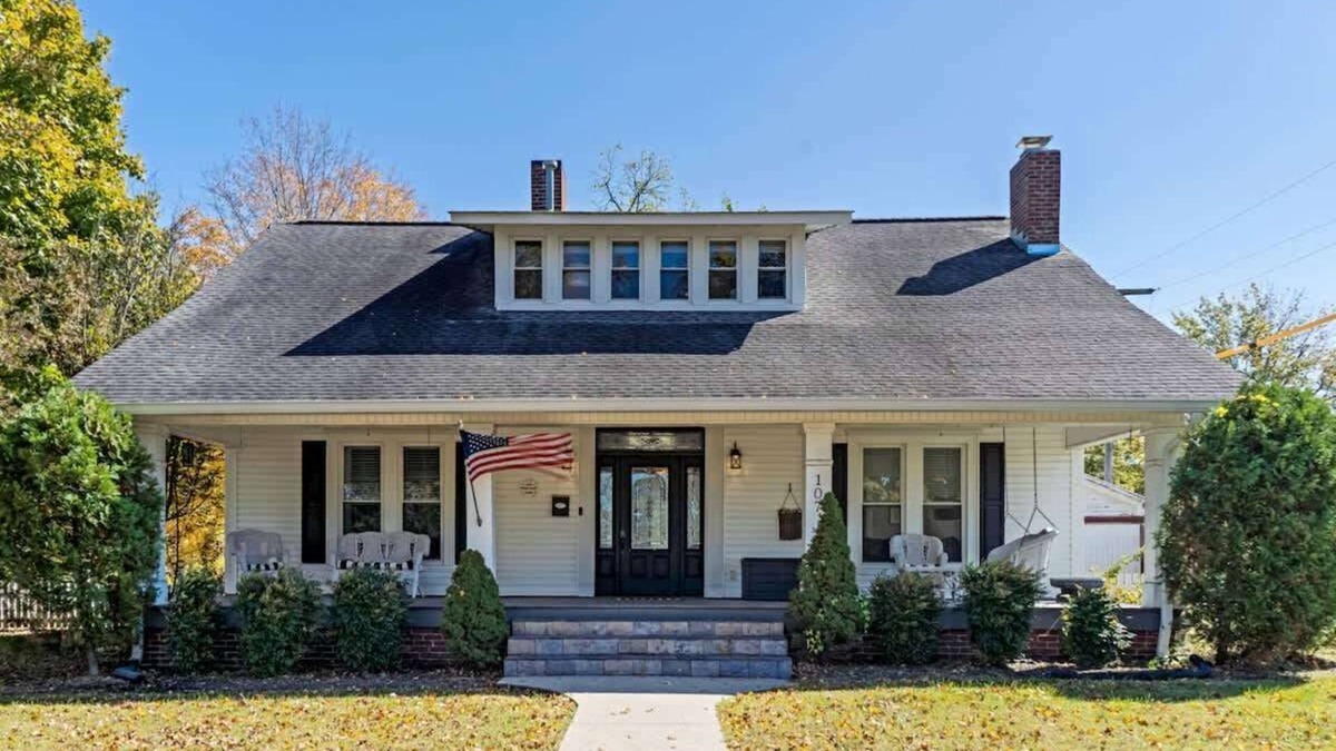 Dickson House | Charming Craftsman Home in the Heart of Dickson!