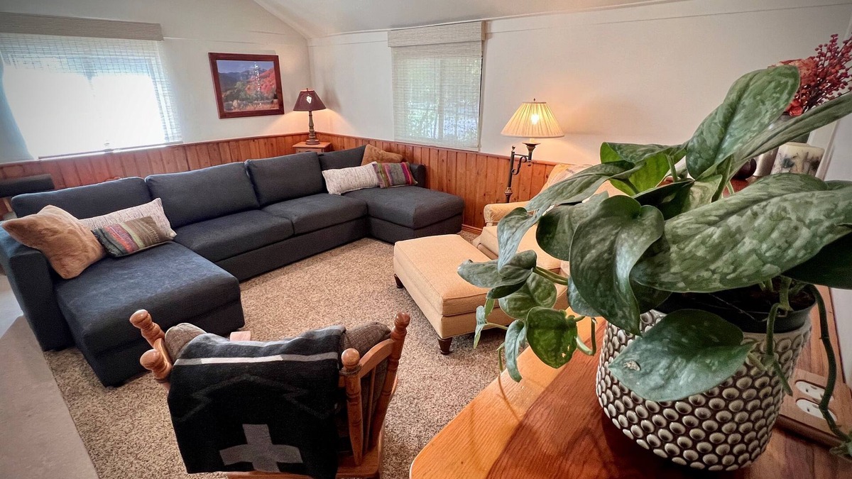 Snowbird Cottage | Charming Creekside Mountain Cottage