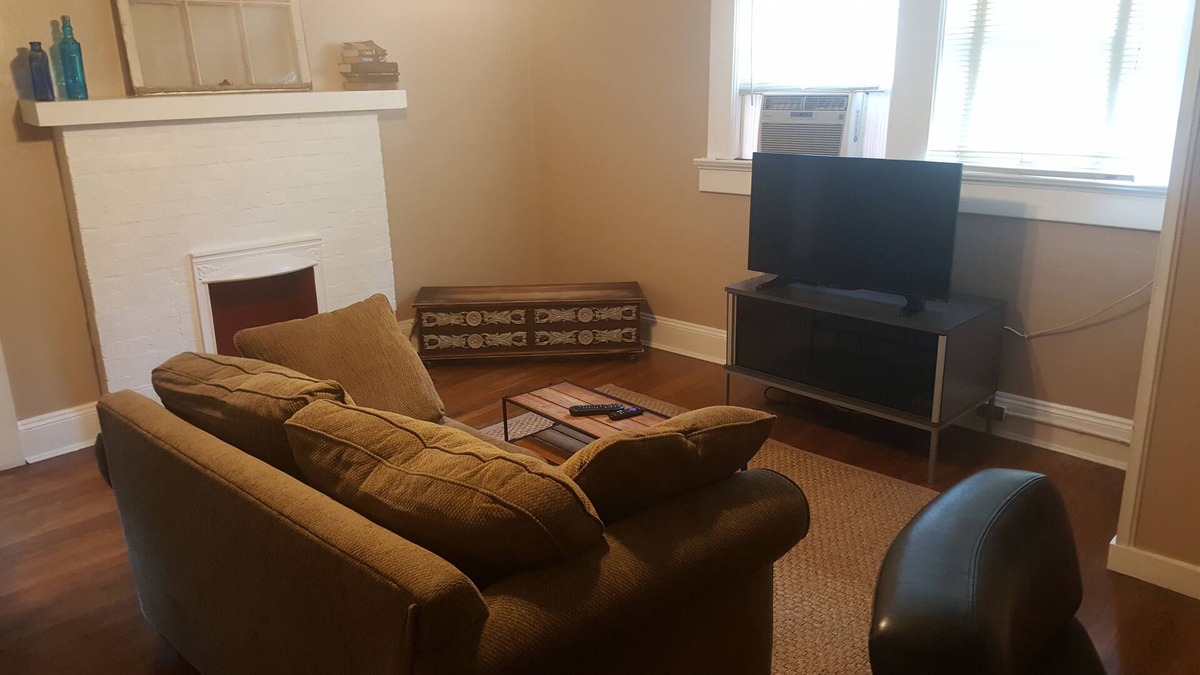 Great Lakes Apartment | Charming Decatur apartment