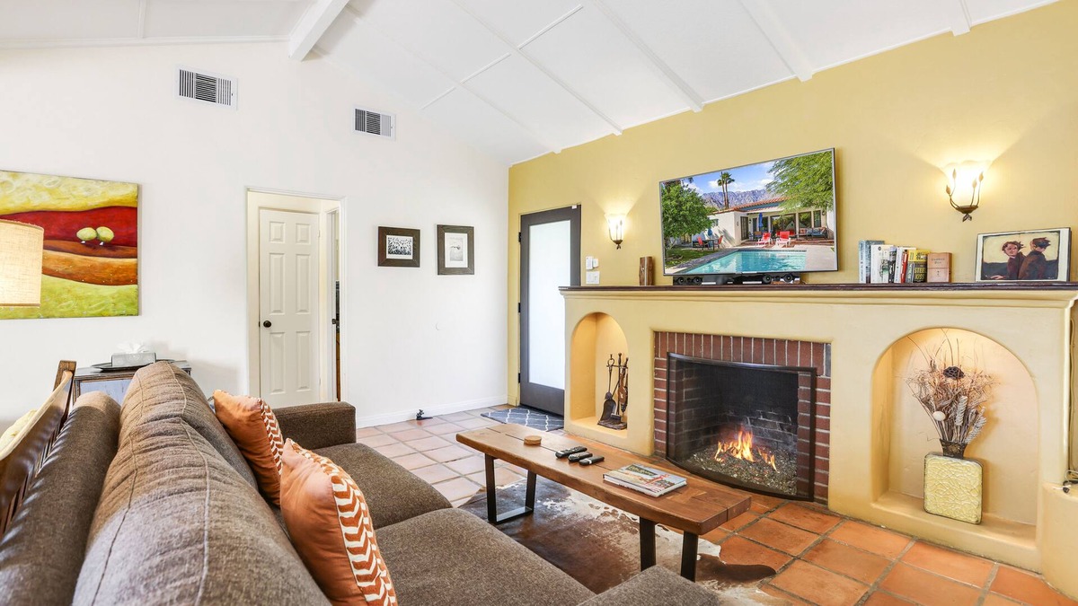 Chino Canyon House | Charming desert getaway with lush garden, private pool & spa - close to downtown