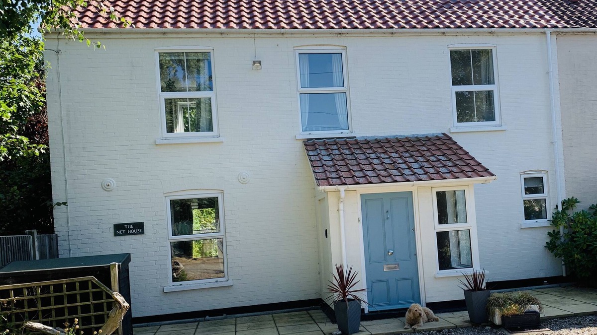 Winterton-on-Sea House | Charming, dog friendly fisherman’s cottage - moments from the beach