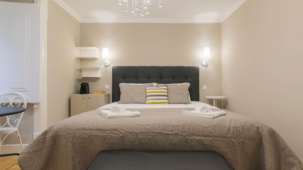 Santa Maria Maior Apartment | Charming Douradores V by LovelyStay