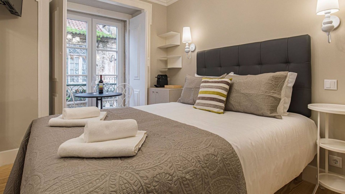 Santa Maria Maior Apartment | Charming Douradoures I by LovelyStay