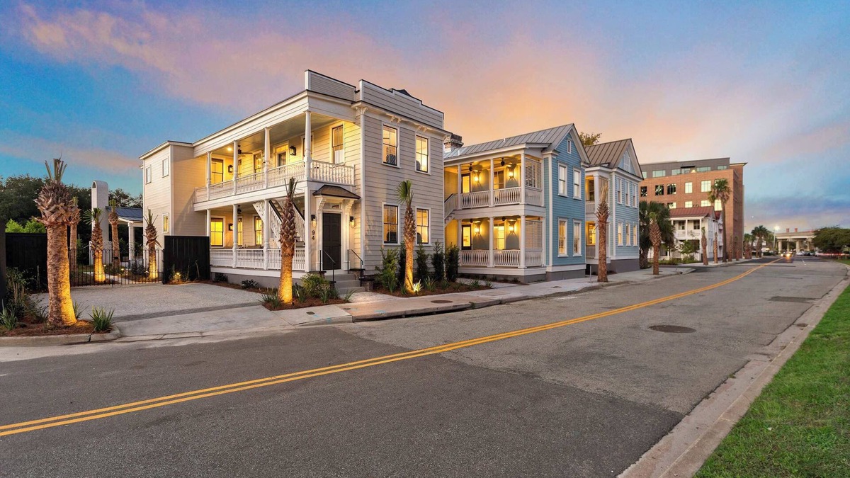 Downtown Charleston House | Charming Downtown 6BR - Steps to King St!