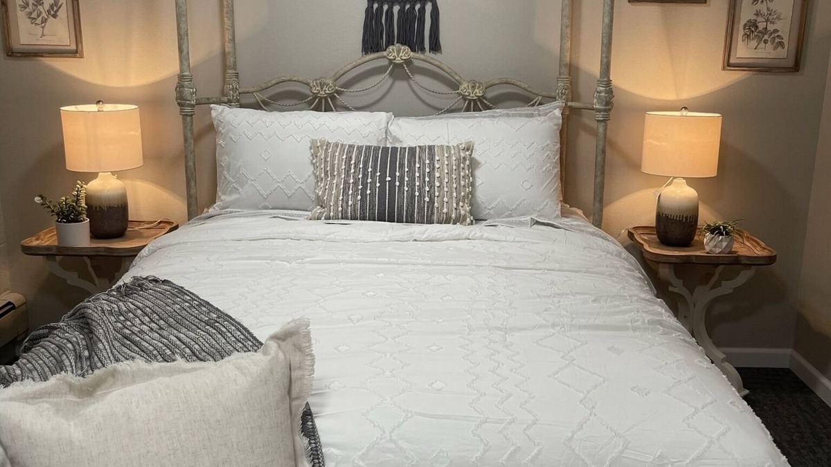 Delta House | "Charming downtown retreat!