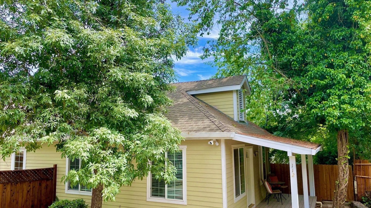Grass Valley House | Charming Downtown Cottage