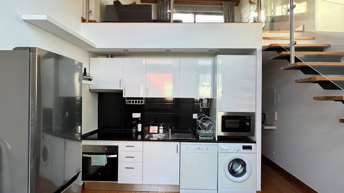 Cacilhas Apartment | Charming Duplex on Lisbon's River Tejo